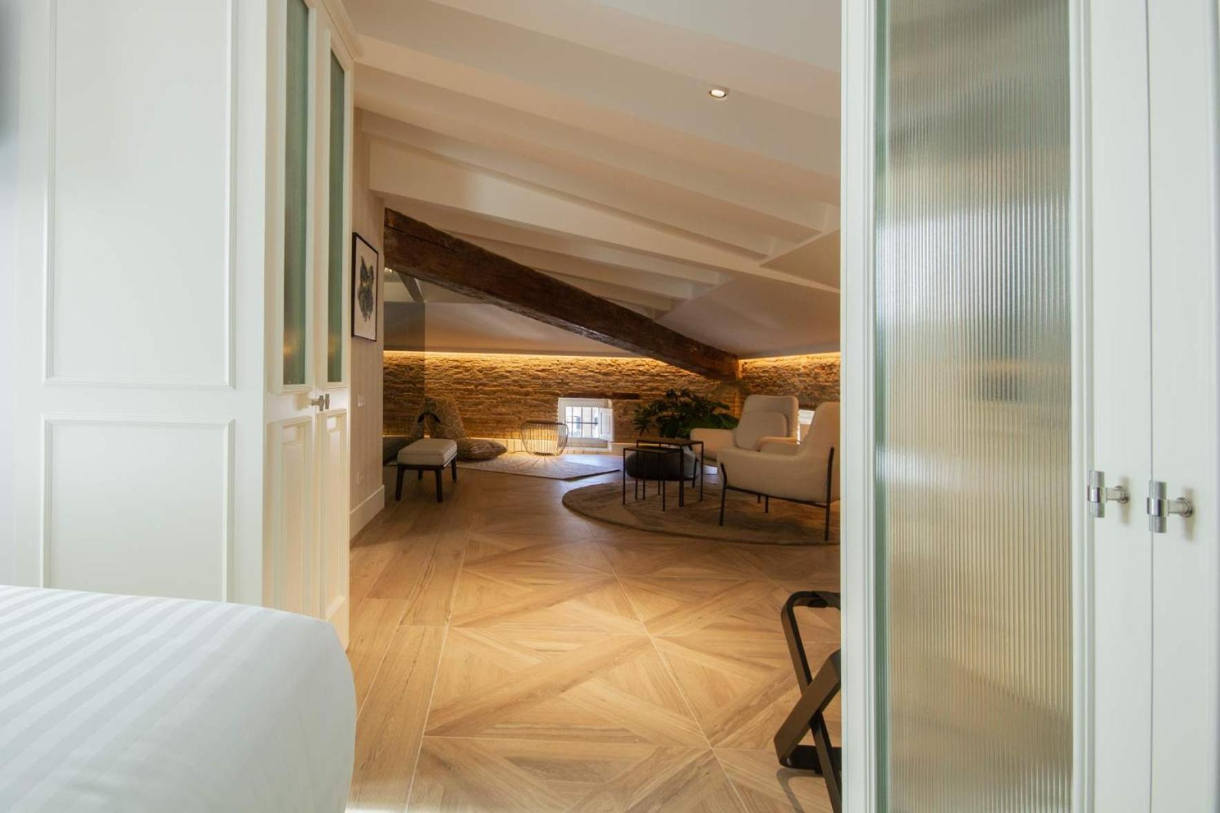Myr Palacio Vallier バレンシア エクステリア 写真 A suite at the Hotel Herzog