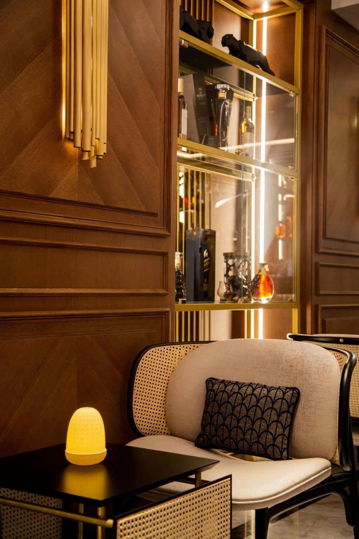 Myr Palacio Vallier バレンシア エクステリア 写真 The interior of the bar