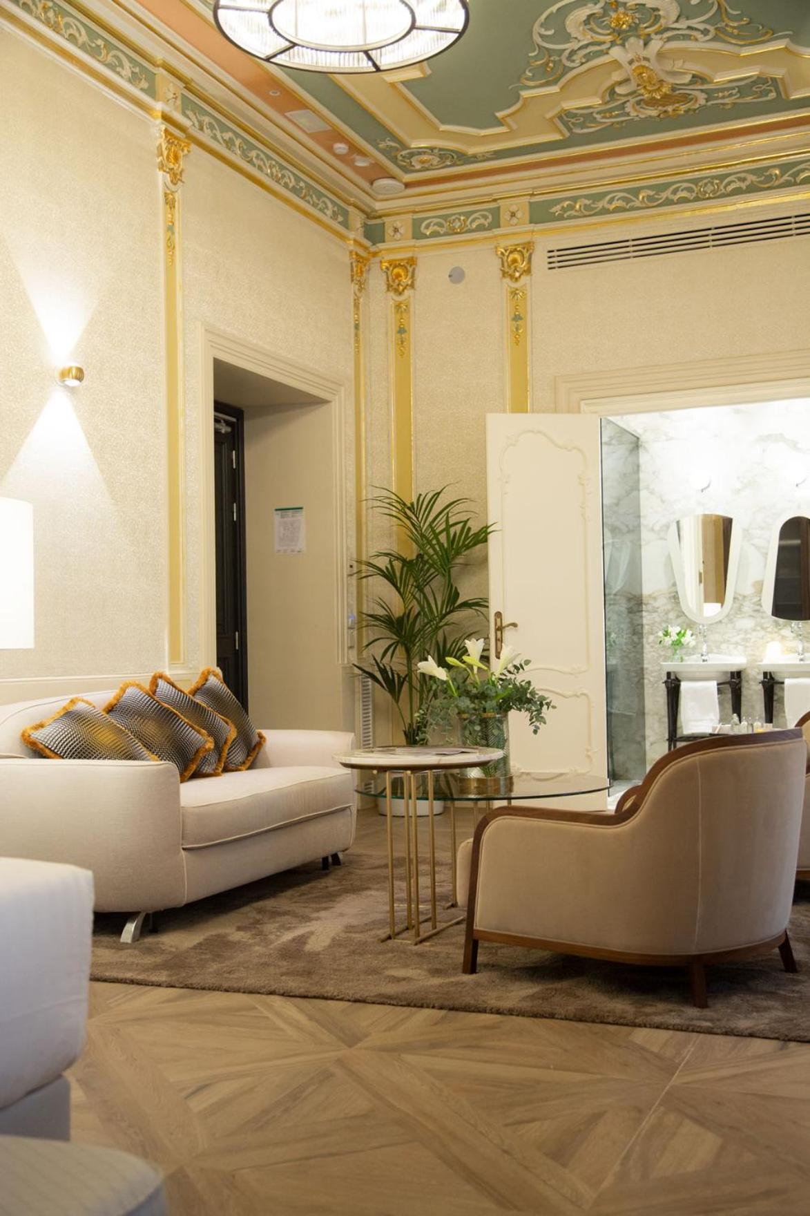 Myr Palacio Vallier バレンシア 部屋 写真 The interior of the hotel